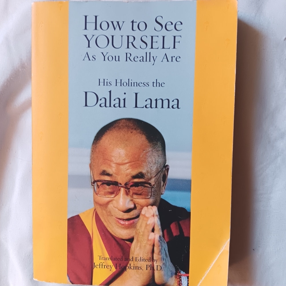 How to See Yourself As You Really Are by Dalai Lama - Yellow Cover